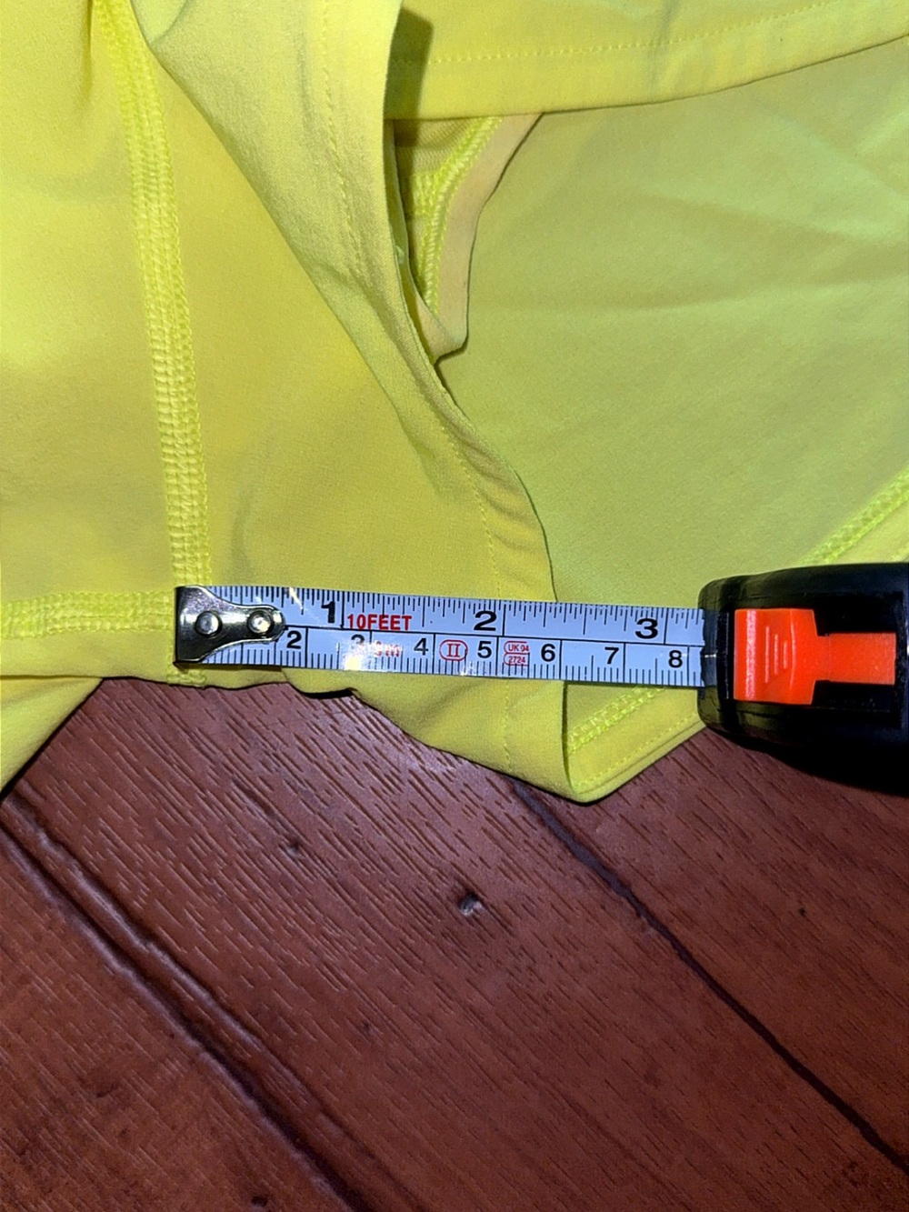 Excellent Lululemon Speed Up high rise Shorts highlighter yellow size 6 2.5” - Picture 13 of 14